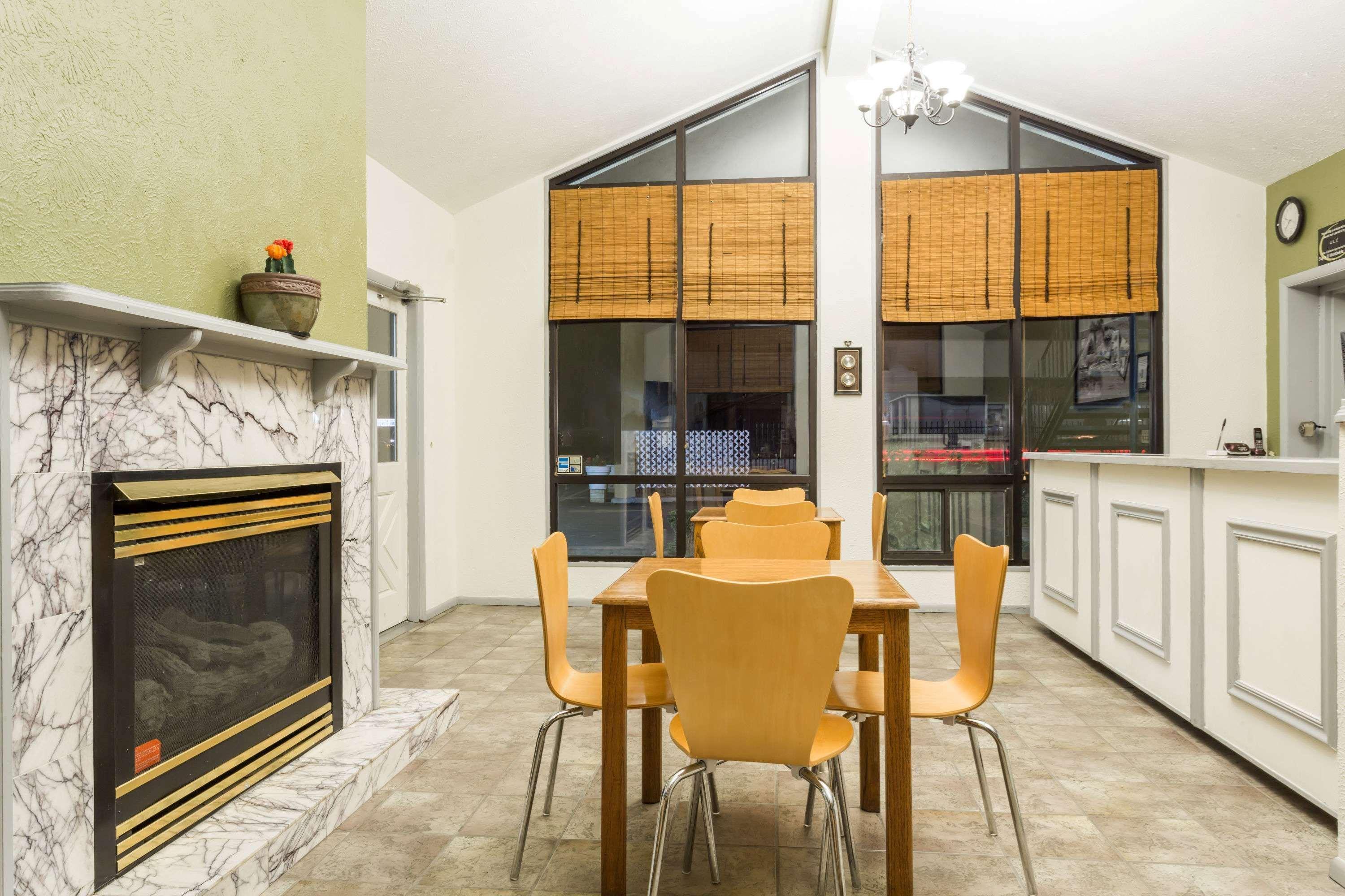 Super 8 By Wyndham Wells Exterior foto