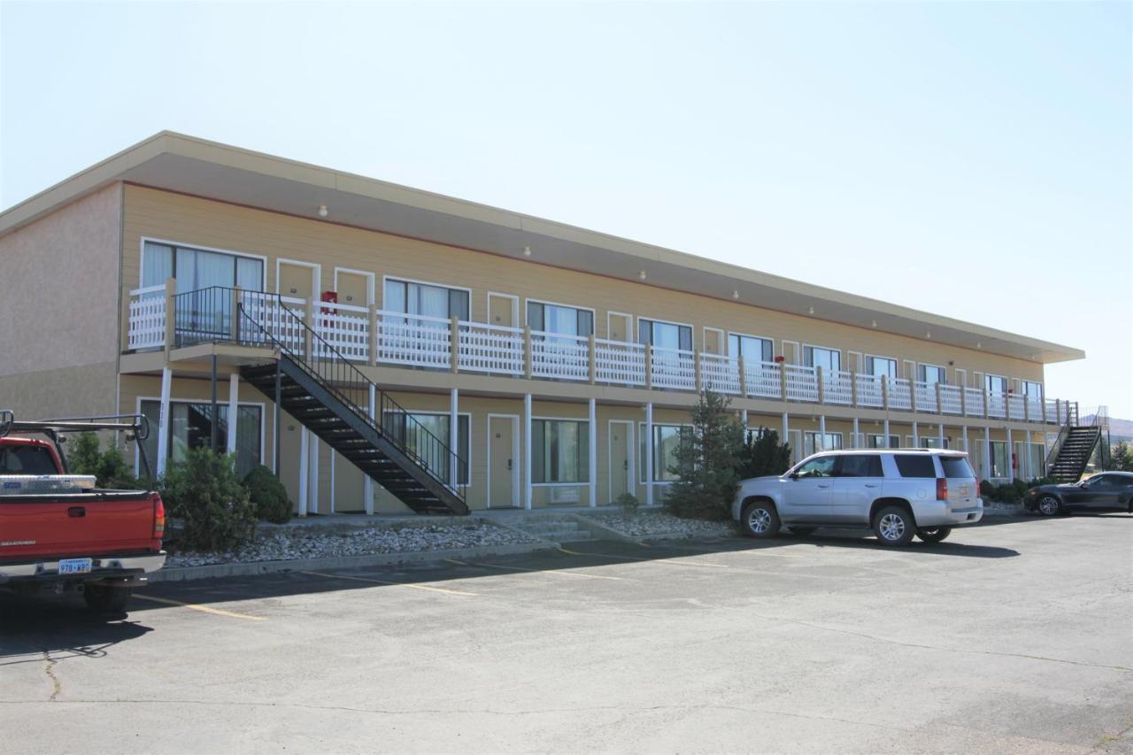 Super 8 By Wyndham Wells Exterior foto