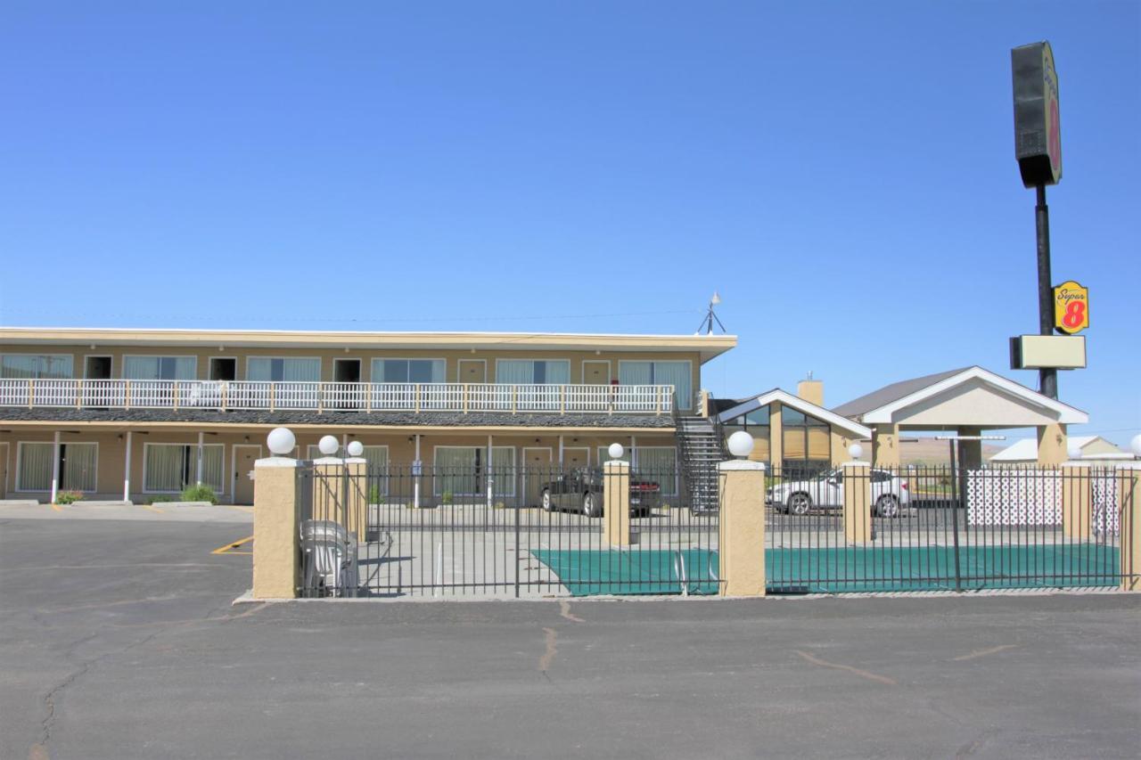 Super 8 By Wyndham Wells Exterior foto